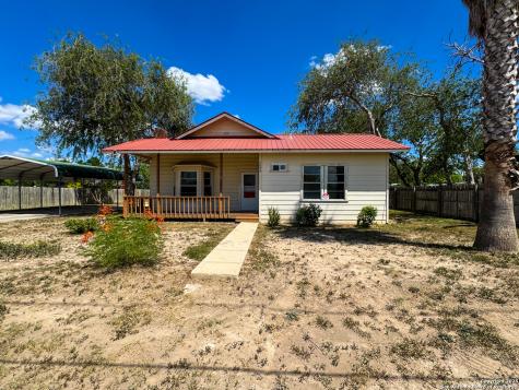 102 N Fort Brackettville TX 78832