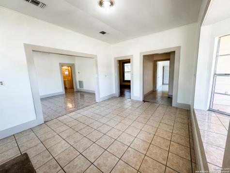102 N Fort Brackettville TX 78832