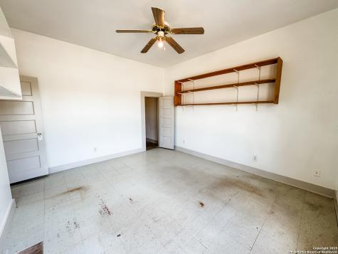 102 N Fort Brackettville TX 78832