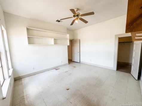 102 N Fort Brackettville TX 78832