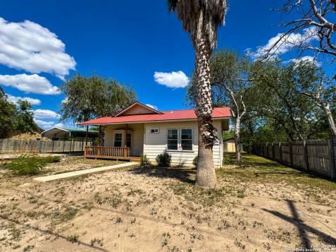 102 N Fort Brackettville TX 78832