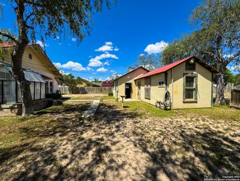 102 N Fort Brackettville TX 78832