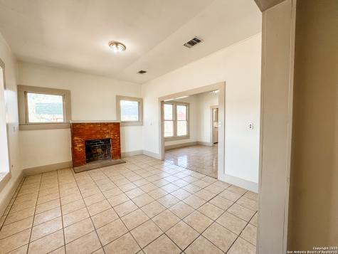 102 N Fort Brackettville TX 78832