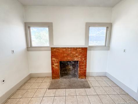 102 N Fort Brackettville TX 78832