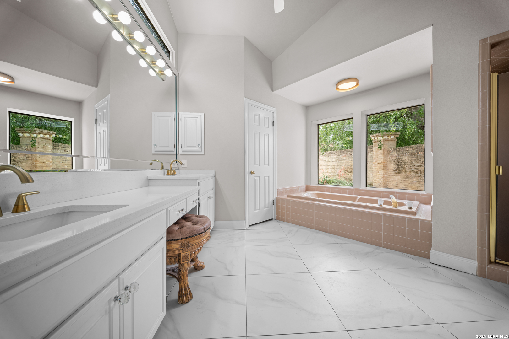 13771 Bluff Villas Court San Antonio TX 78216