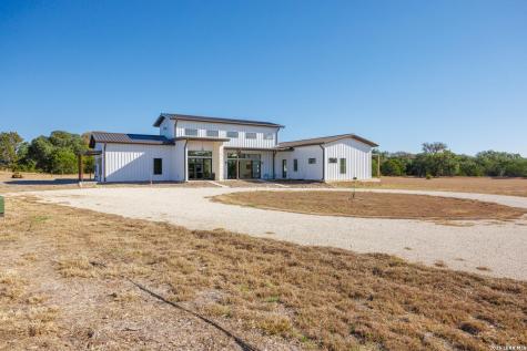 925 Clearwater Canyon Bandera TX 78003