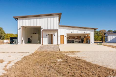 925 Clearwater Canyon Bandera TX 78003