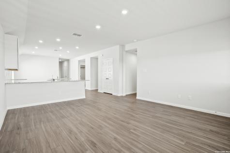118 High Fence Road San Antonio TX 78245