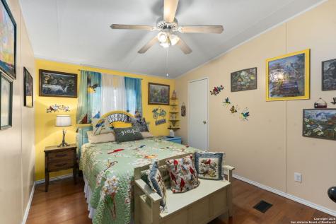 166 Elm Shore Lakehills TX 78063