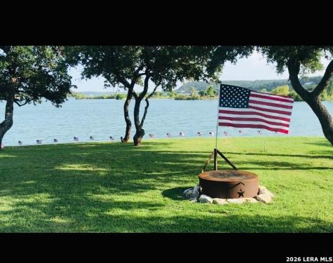 166 Elm Shore Lakehills TX 78063