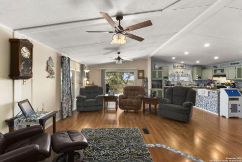 166 Elm Shore Lakehills TX 78063