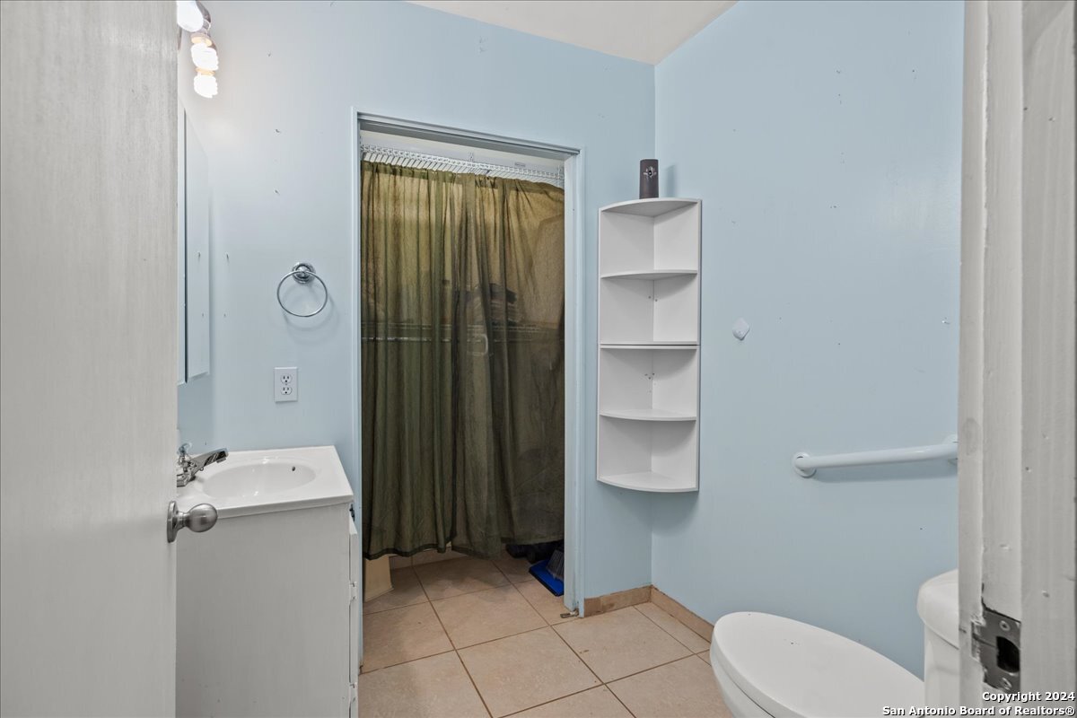 850 NE Ewelling Lane New Braunfels TX 78130