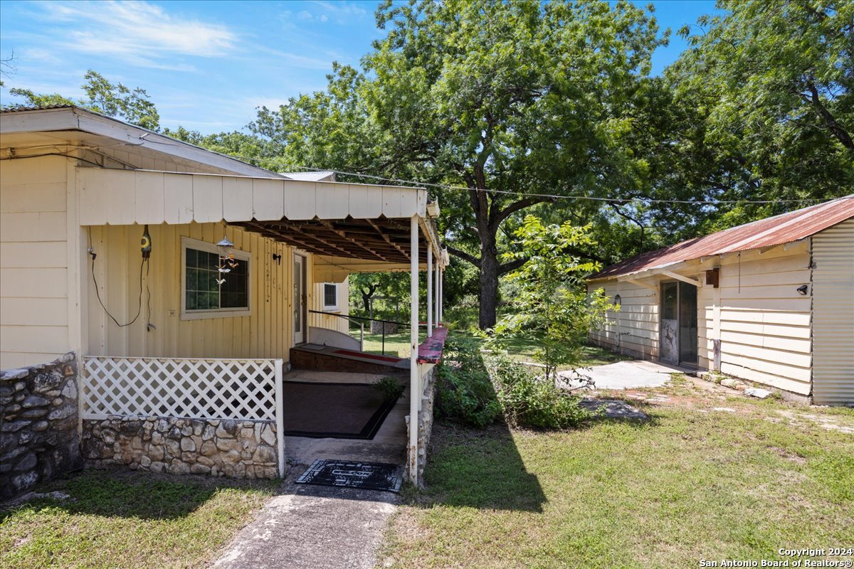 850 NE Ewelling Lane New Braunfels TX 78130