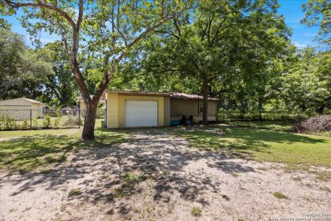 850 NE Ewelling Lane New Braunfels TX 78130