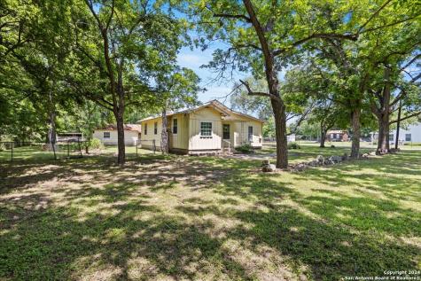 850 NE Ewelling Lane New Braunfels TX 78130