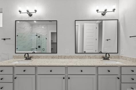 4515 Yoakum Valley Schertz TX 78108