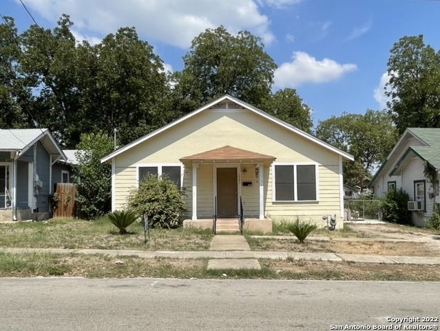 1921 Sacramento San Antonio TX 78201