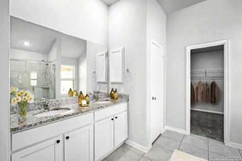 1117 Amber Lake Seguin TX 78155