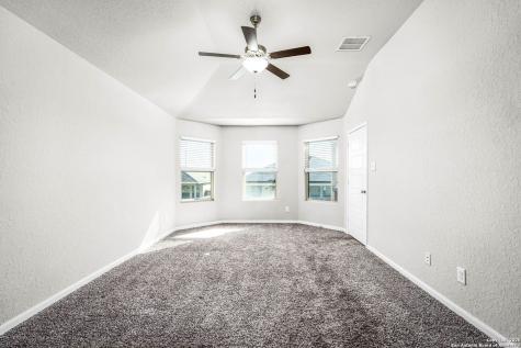 1117 Amber Lake Seguin TX 78155