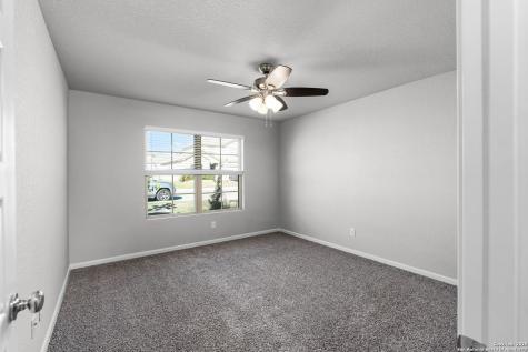1117 Amber Lake Seguin TX 78155