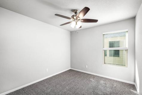 1117 Amber Lake Seguin TX 78155