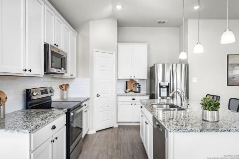 1117 Amber Lake Seguin TX 78155