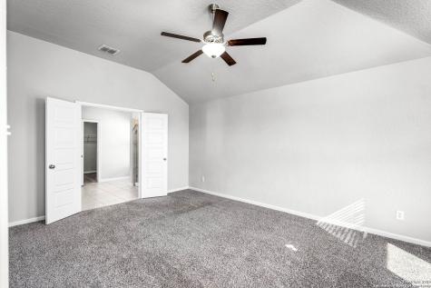 1117 Amber Lake Seguin TX 78155