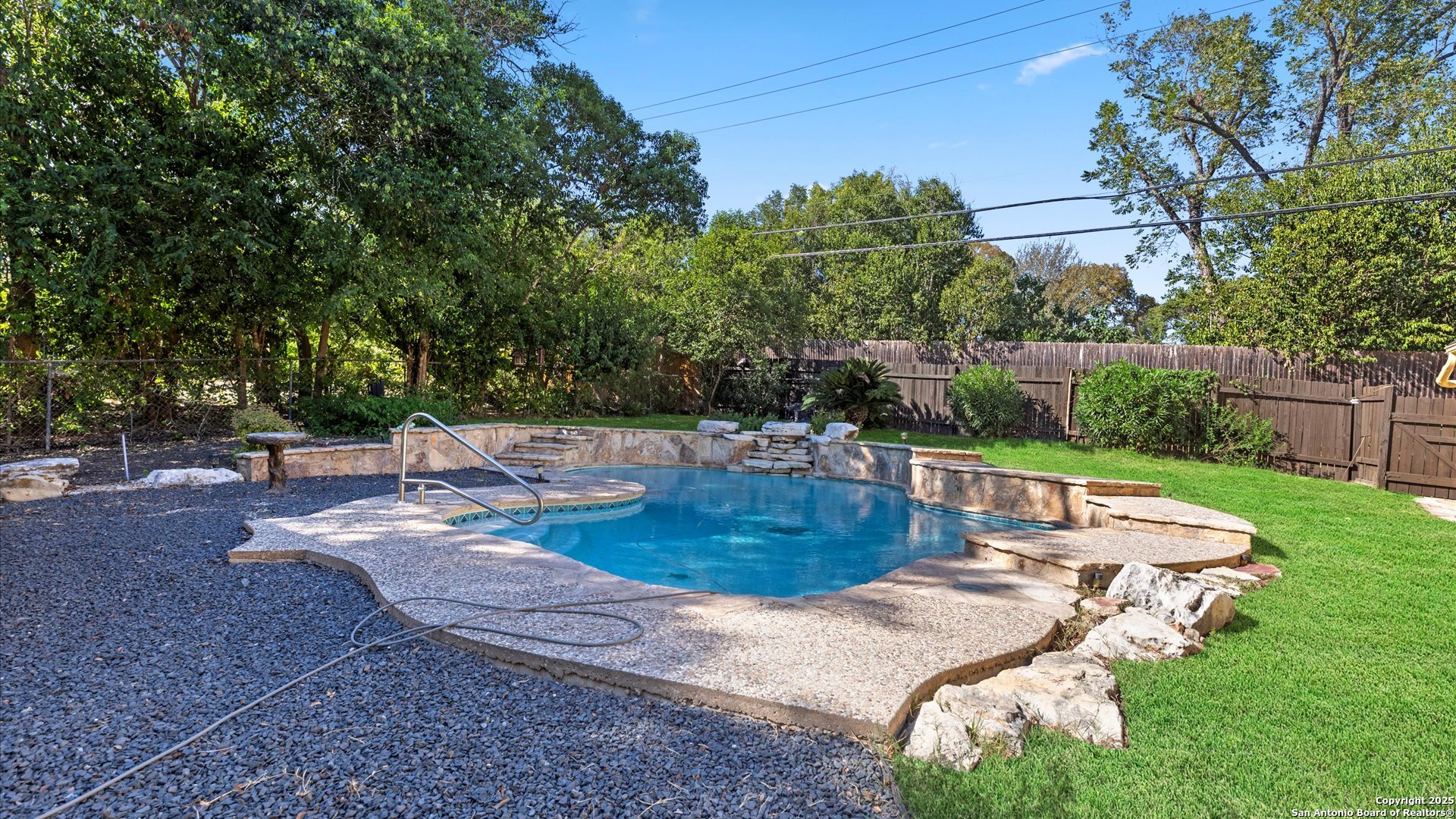 1049 Ivy Lane Terrell Hills TX 78209
