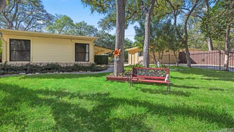 1049 Ivy Lane Terrell Hills TX 78209