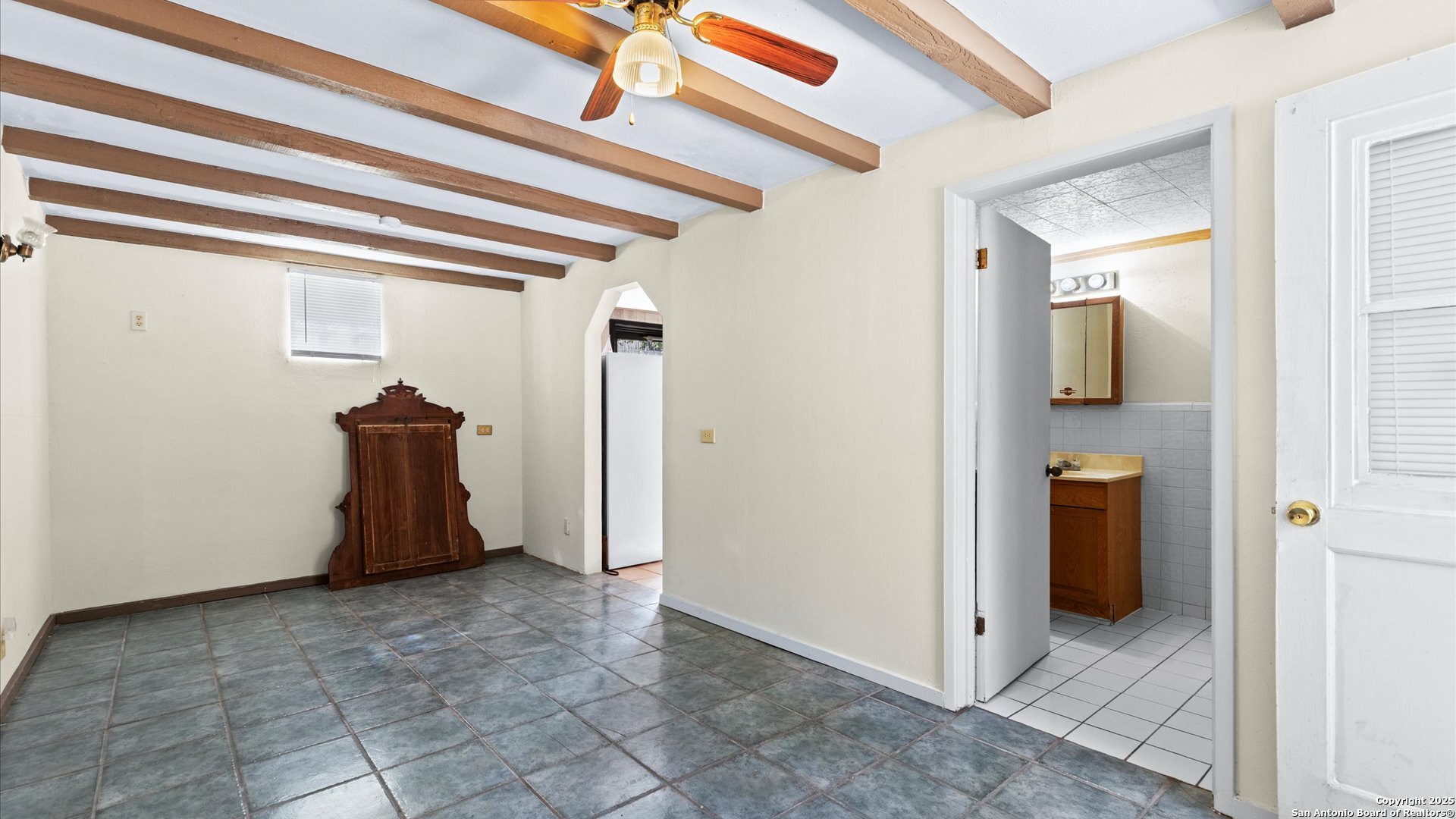 1049 Ivy Lane Terrell Hills TX 78209