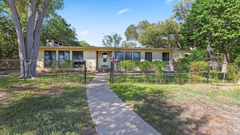 1049 Ivy Lane Terrell Hills TX 78209