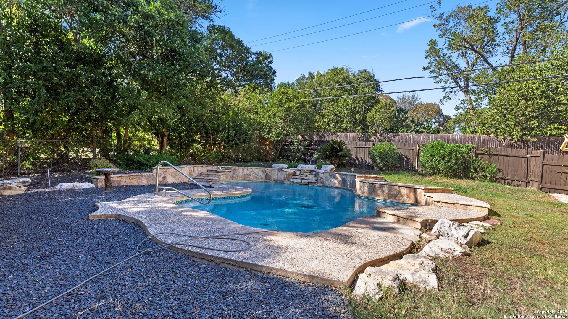 1049 Ivy Lane Terrell Hills TX 78209