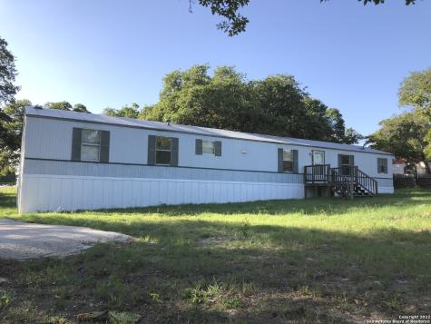 207 Hickory Hill Drive La Vernia TX 78121