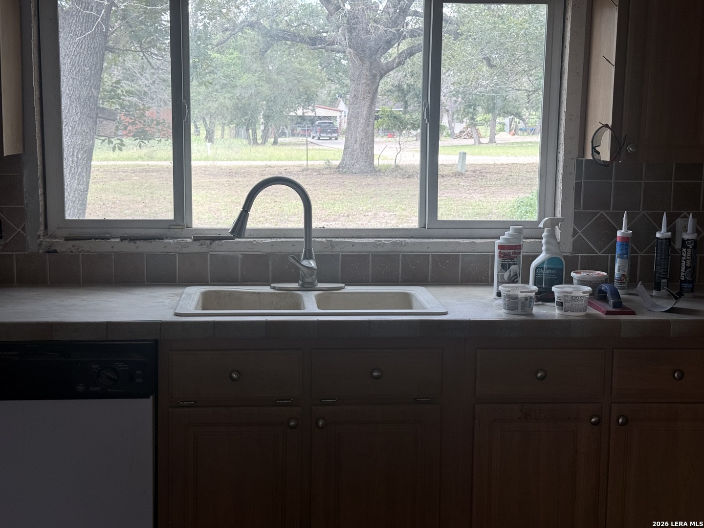 129 Oak Shadow Floresville TX 78114