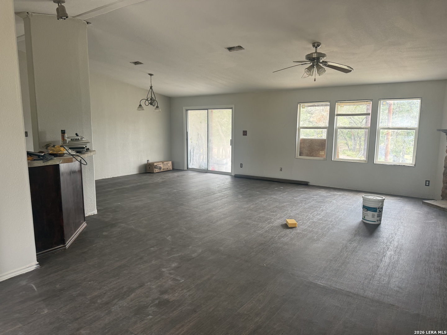 129 Oak Shadow Floresville TX 78114