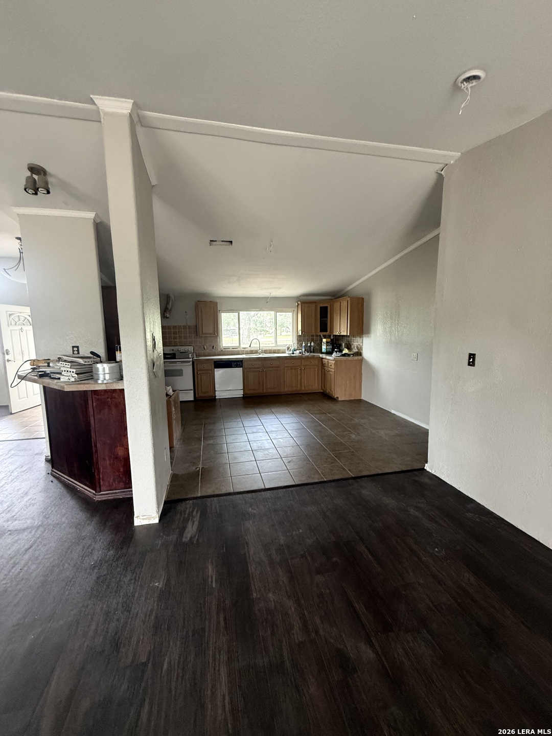 129 Oak Shadow Floresville TX 78114
