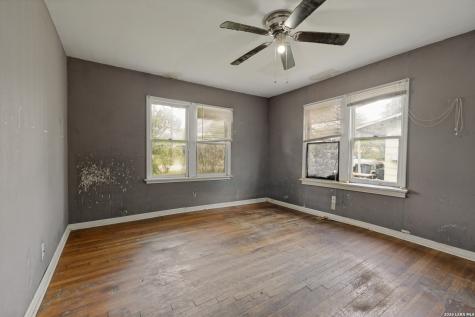 204 3rd Street Converse TX 78109