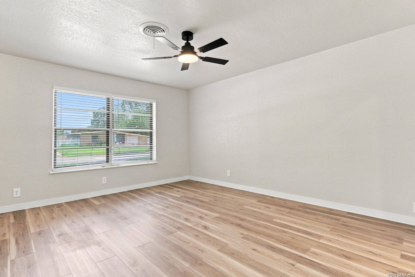 429 E Wright Boulevard Universal City TX 78148