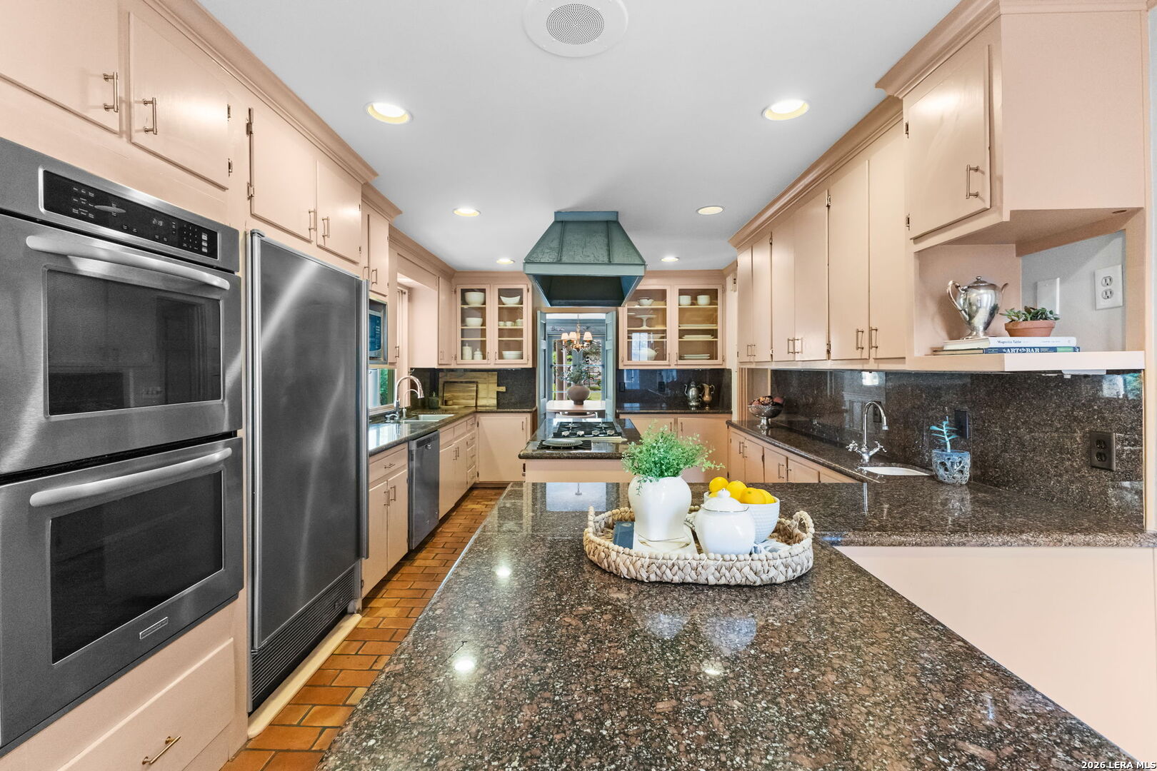 140 W Fair Oaks Place San Antonio TX 78209