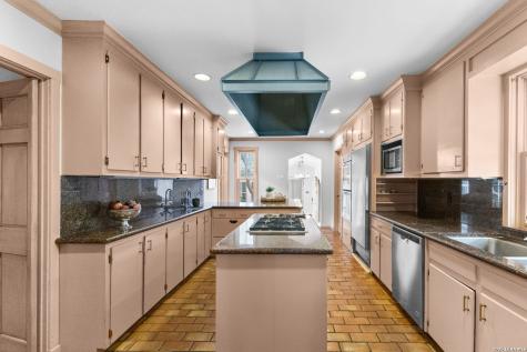 140 W Fair Oaks Place San Antonio TX 78209