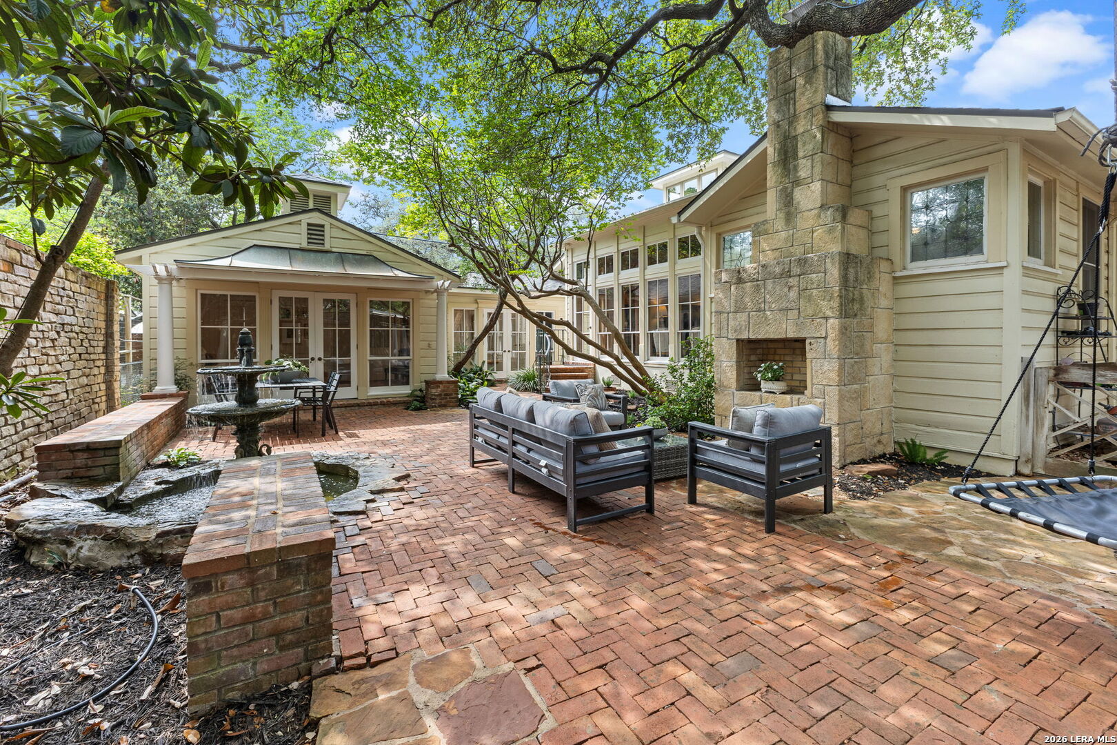 140 W Fair Oaks Place San Antonio TX 78209