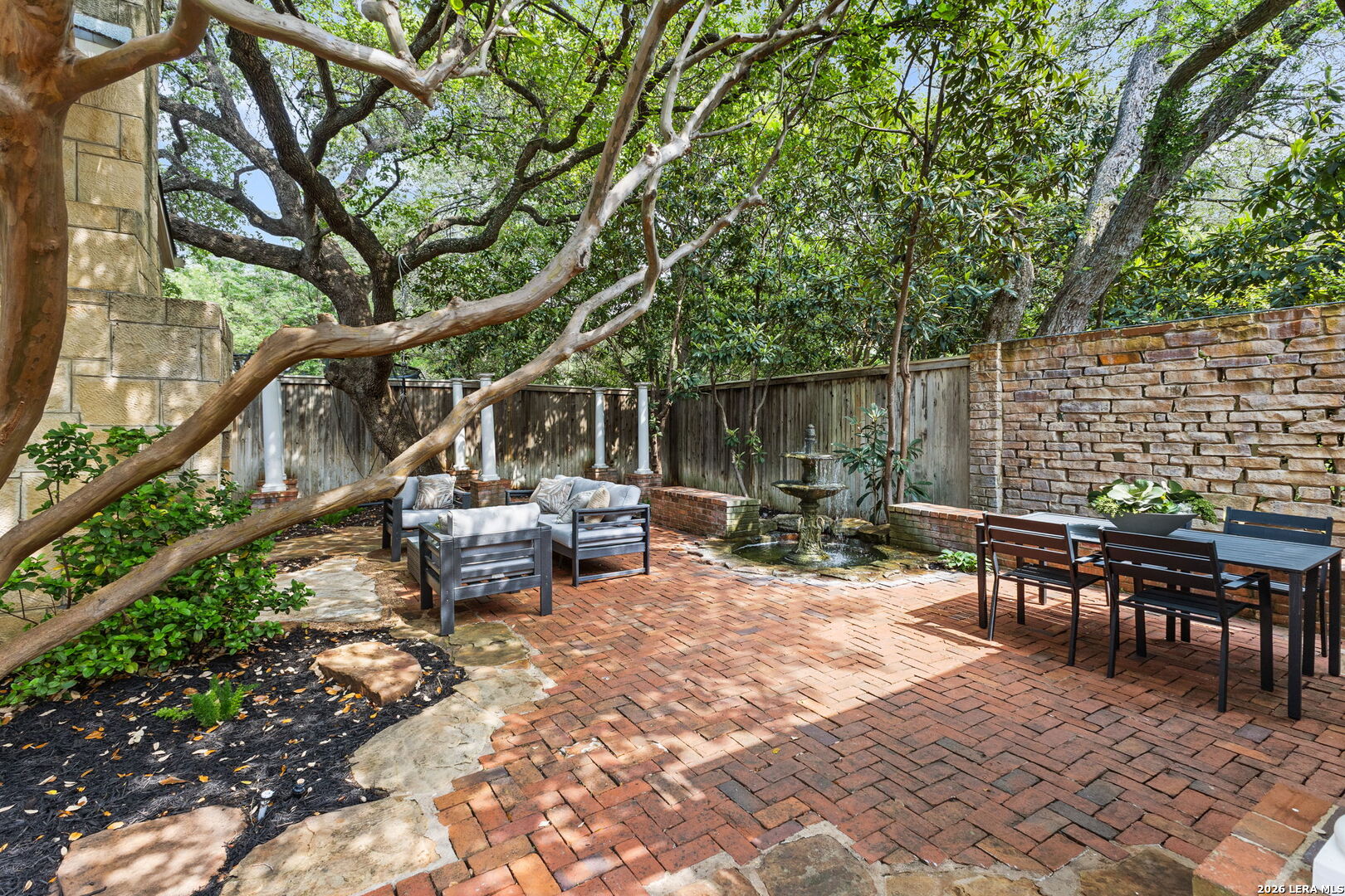 140 W Fair Oaks Place San Antonio TX 78209