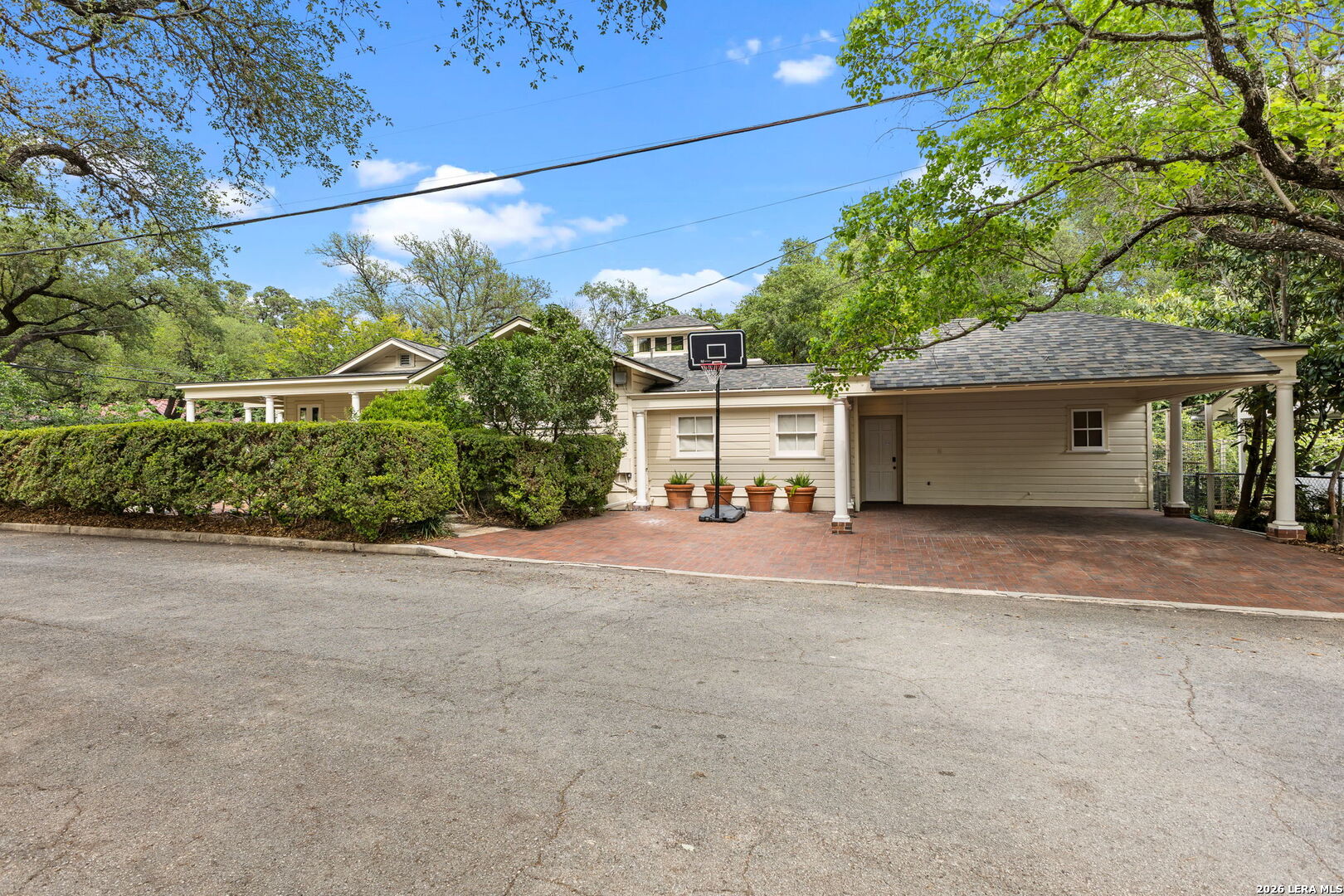 140 W Fair Oaks Place San Antonio TX 78209