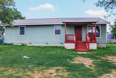 1902 Ponderosa Street Floresville TX 78114