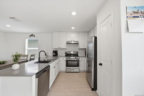 124 Maverick Cove Pleasanton TX 78064