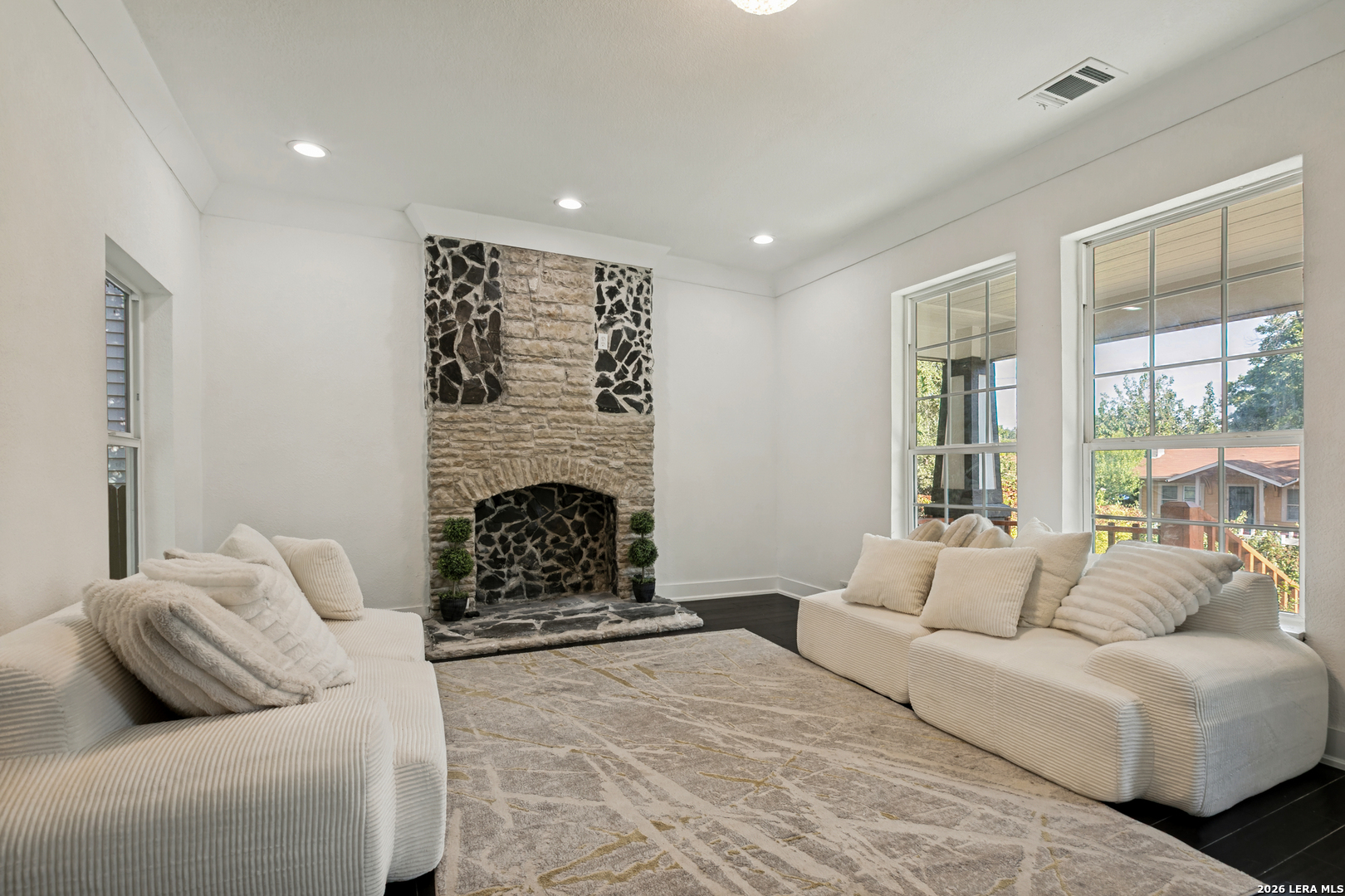 612 W Magnolia San Antonio TX 78212