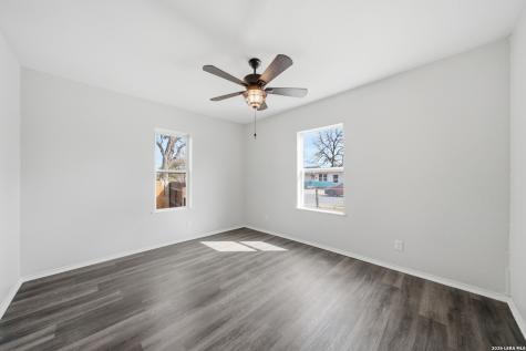 1325 W Mariposa San Antonio TX 78201