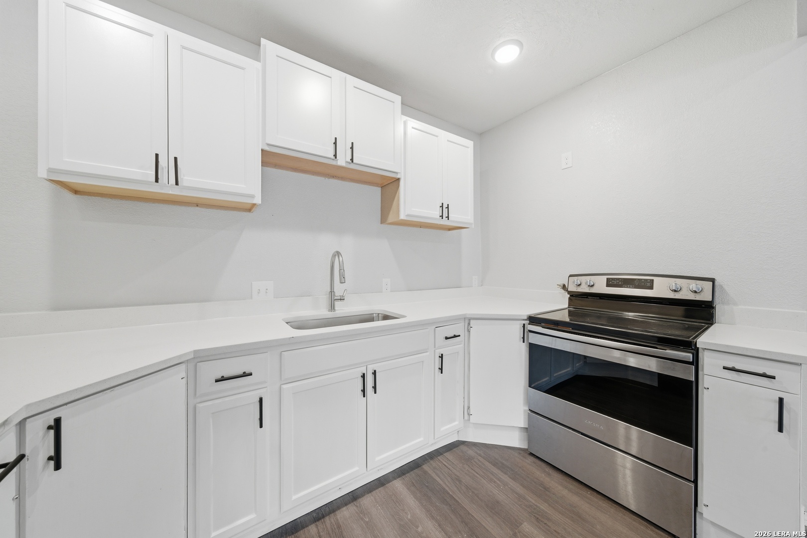 1325 W Mariposa San Antonio TX 78201
