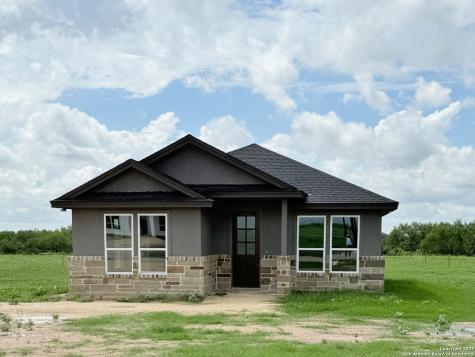 129 Camino Verde Court La Vernia TX 78121