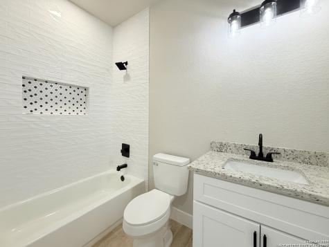 129 Camino Verde Court La Vernia TX 78121